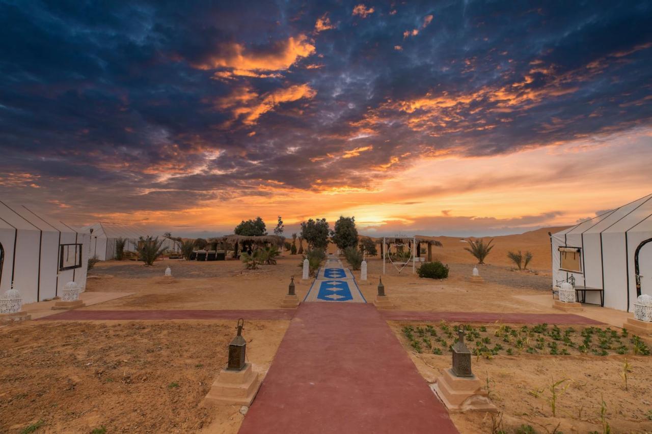 Golden Camp & Oasis Hotel Merzouga Exterior photo